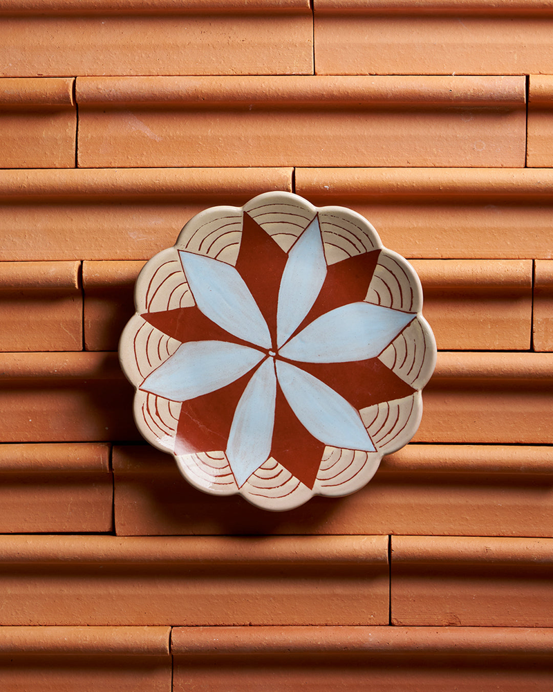 Robert Gordon: June's Daisy Plate / Geo