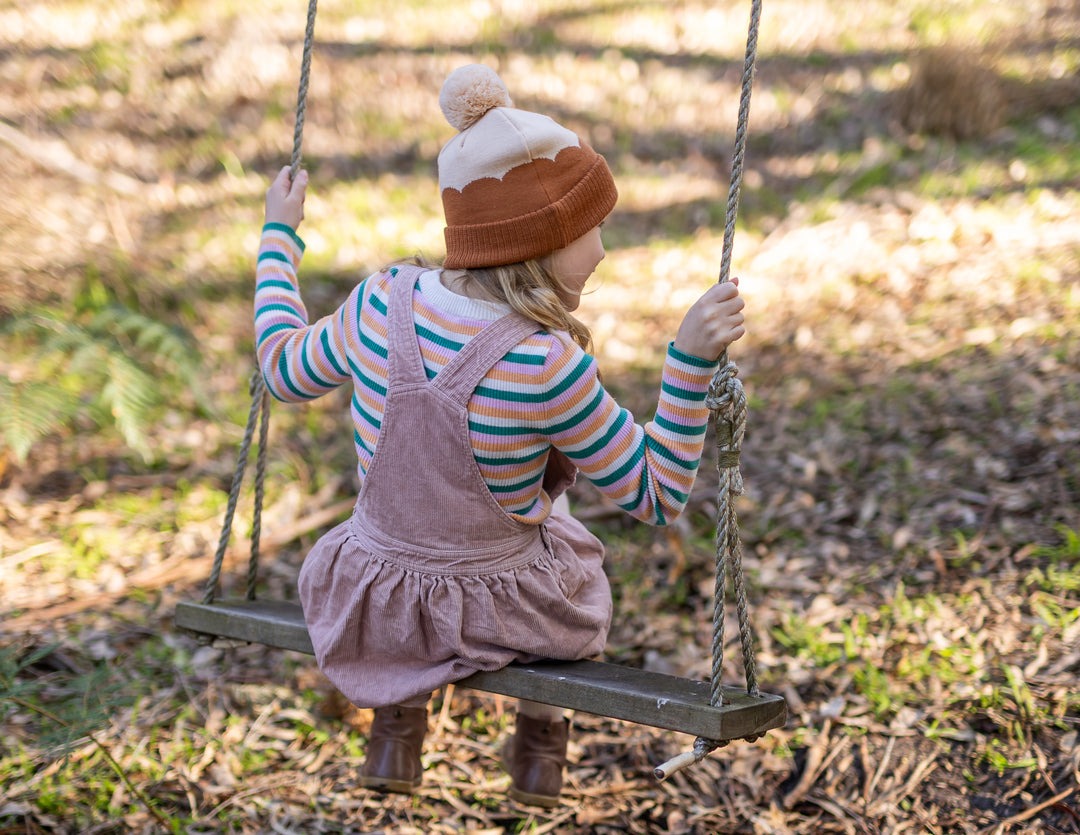 Acorn kids: Scalloped Merino Kid Beanie Caramel