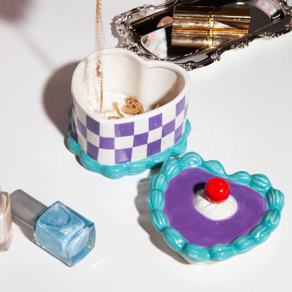 Doiy: Sweetie Storage Box Cake Heart