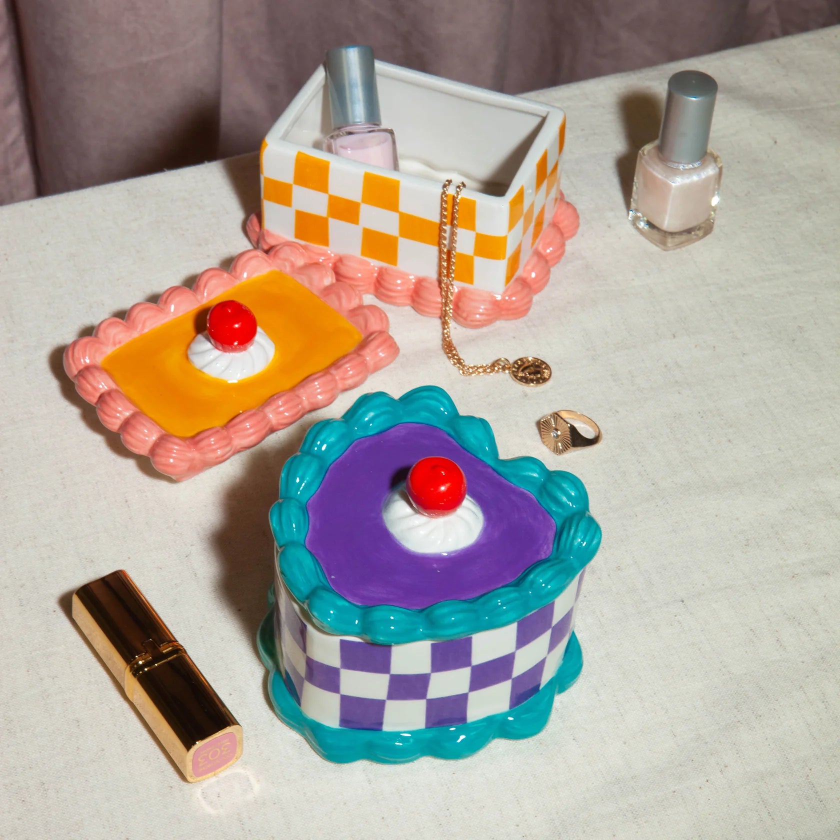 Doiy: Sweetie Storage Box Cake Heart