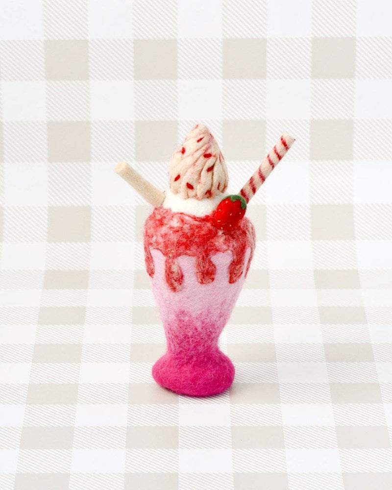 Tara Treasures: Felt Strawberry Milk Shake Play Food