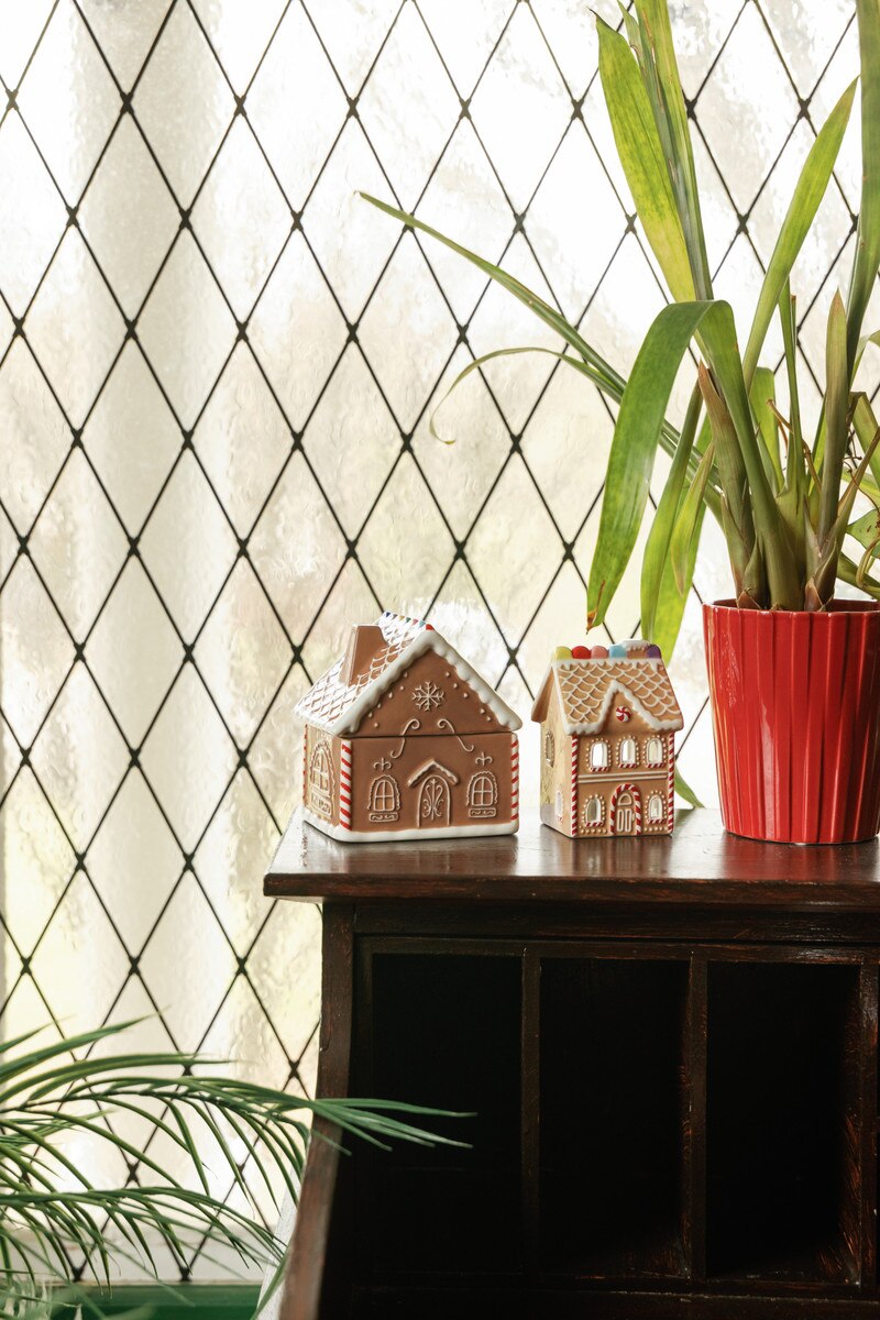 Paddywax Incense House & Tea Light Holder - Gingerbread