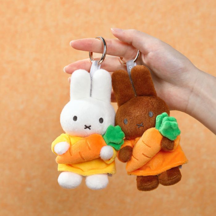 Miffy Keyring: Melanie with Carrot