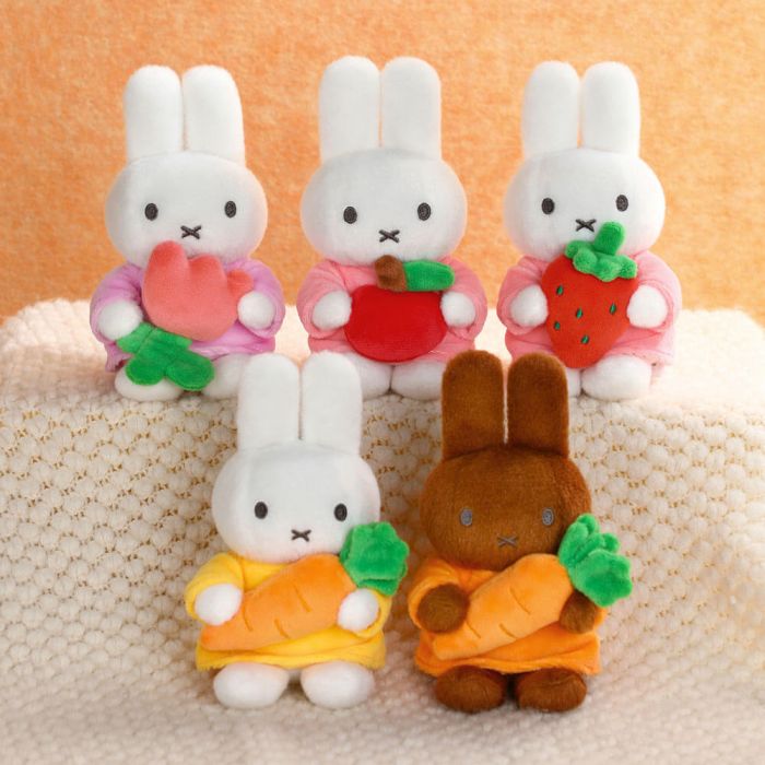 Miffy Keyring: Miffy with Tulip