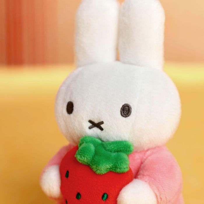 Miffy Keyring: Miffy With Strawberry