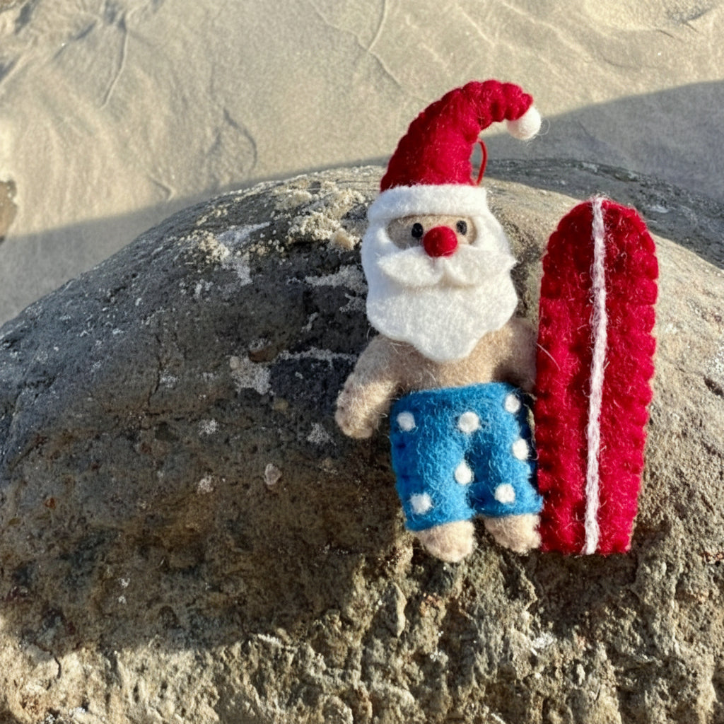 Pashom: Xmas Ornament Surfing Santa with Surfboard