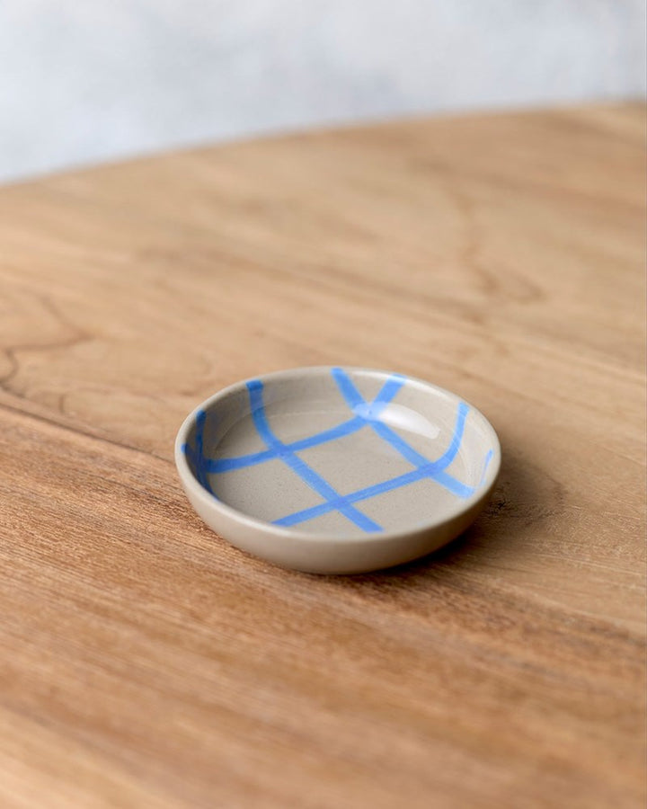 Robert Gordon: Coastal Junction 9cm Condiment Bowl / Stone with Blue Handbrush