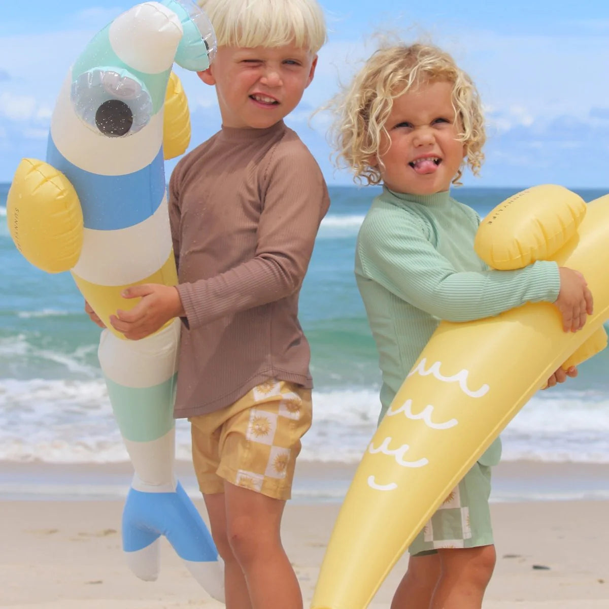 Sunnylife: Kids Inflatable Noodle - Finn the Fish Set of 2