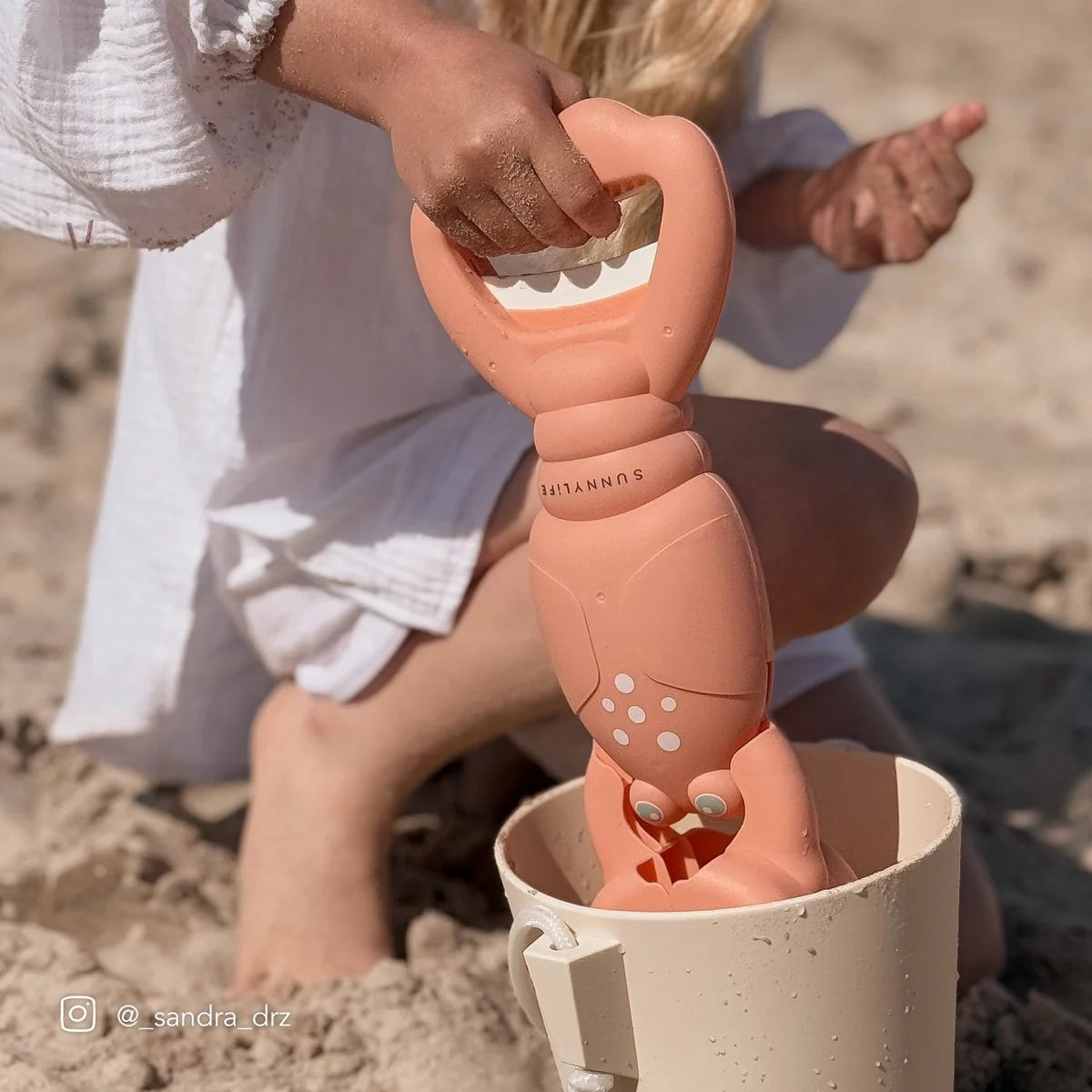 Sunnylife: Lobster Sand Claws