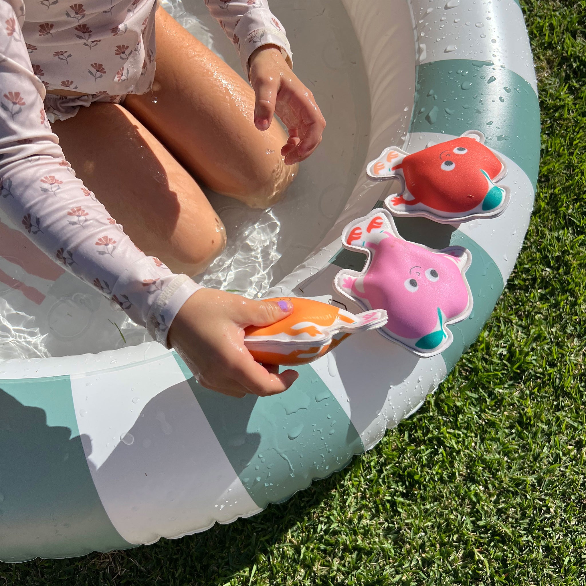 Sunnylife Poppy the Peach Dive Buddies - Set of 3