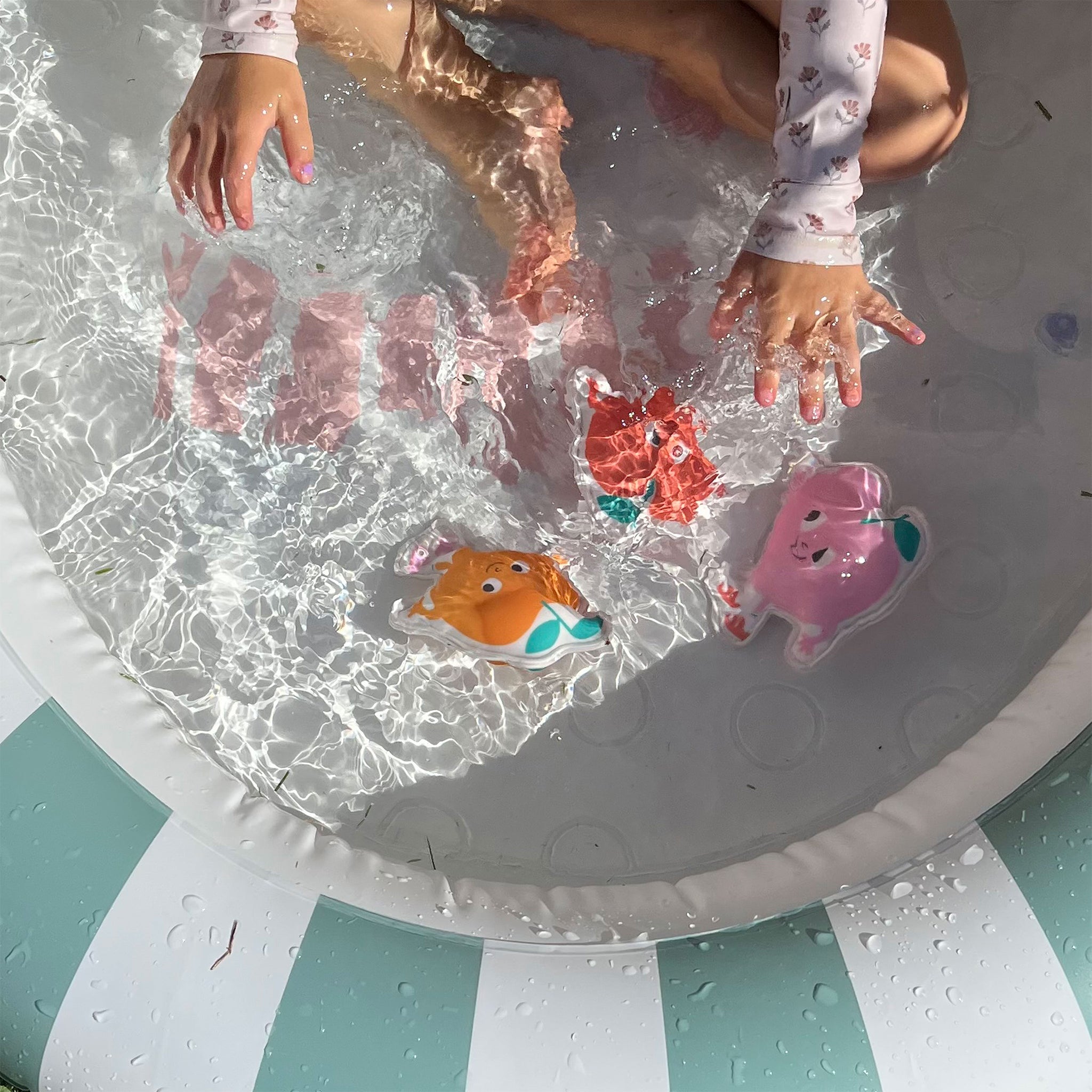 Sunnylife Poppy the Peach Dive Buddies - Set of 3