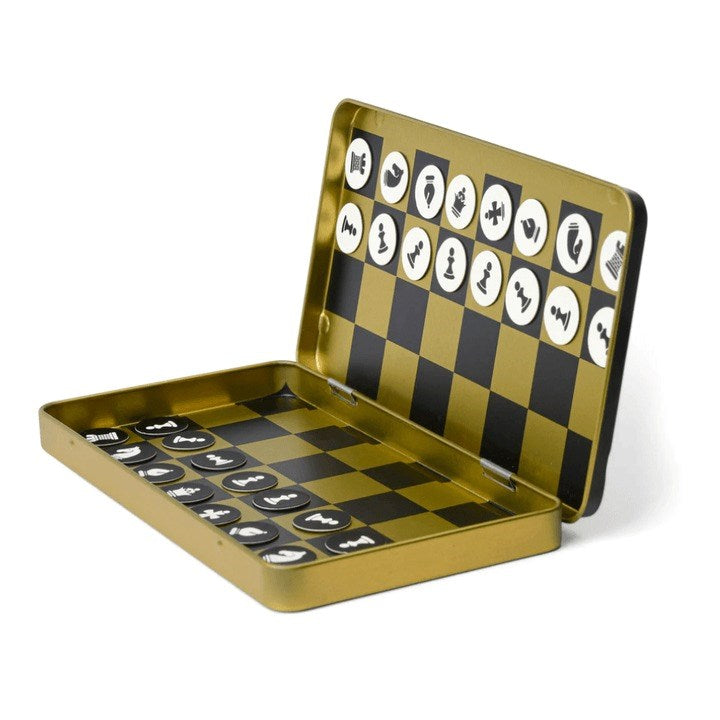 Gentlemen's Hardware: Campfire Chess Set