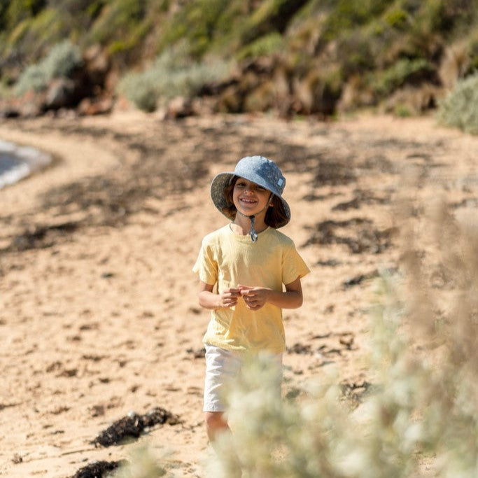 Acorn Kids: Wide Brim Bucket Hat Bulldog Chambray White