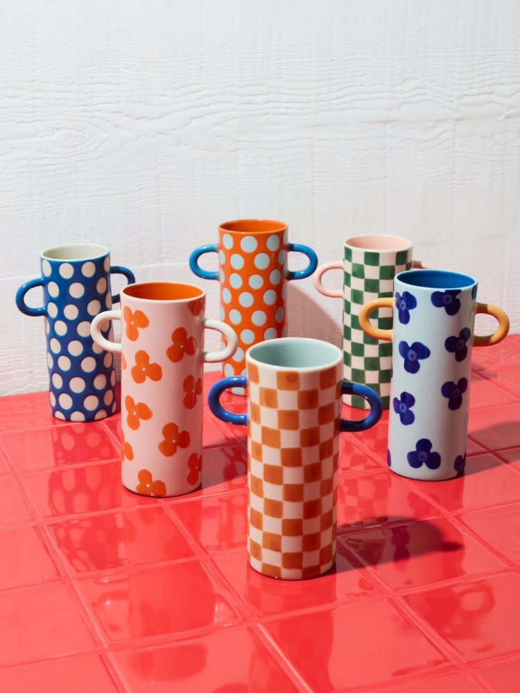 JONES & CO: GRIFFE TAN CHECK BUD VASE