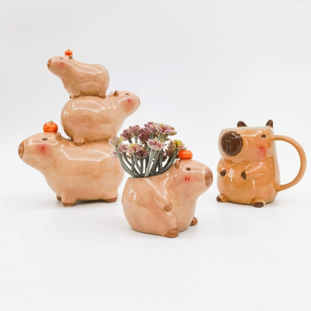 Urban products: Capybara Family Stack Vase Brown