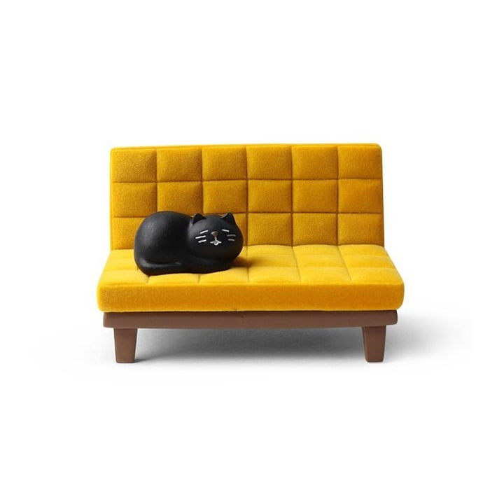 Decole: Smartphone Stand Napping Cat Yellow