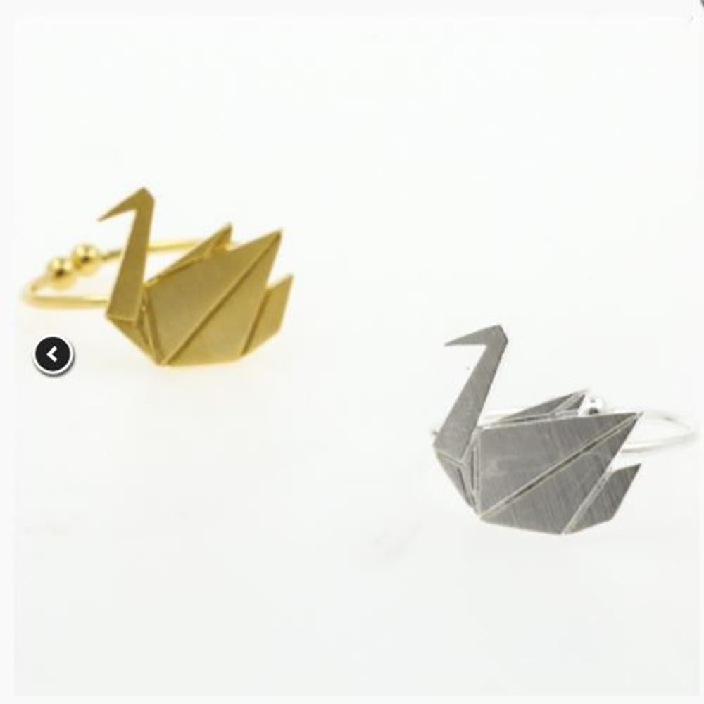 Short Story: Ring Silver Swan