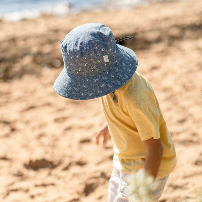 Acorn Kids: Wide Brim Bucket Hat Bulldog Chambray White