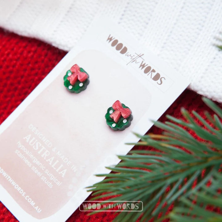 Wood With Words: Acrylic Stud Earrings Green Wreath with Bow